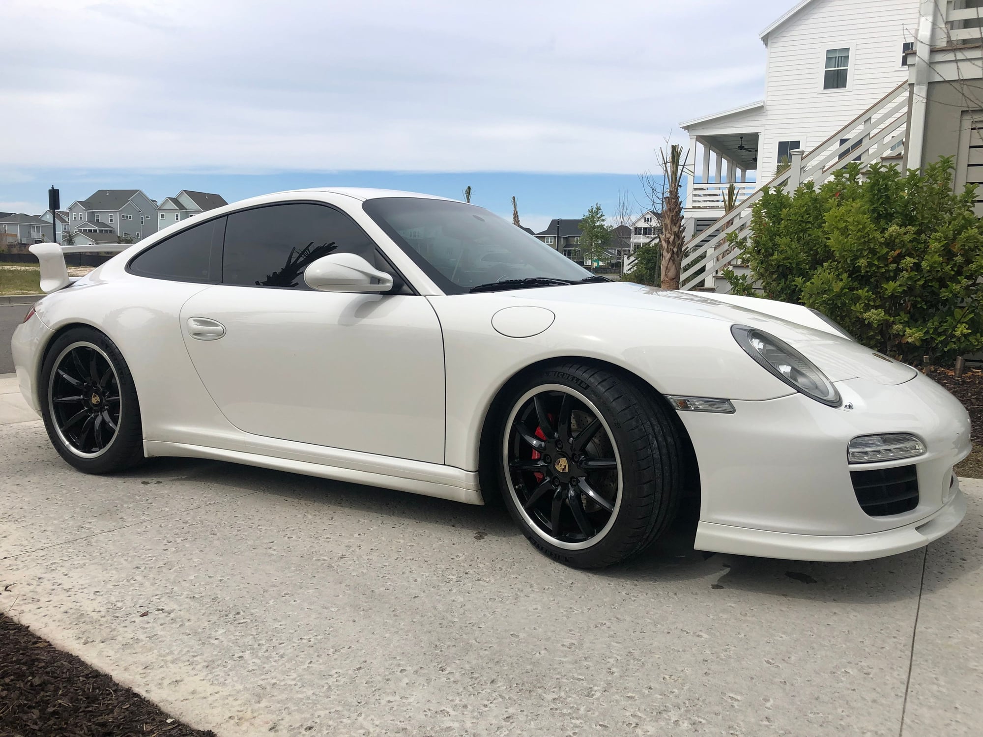 2011 Porsche 911 - 2011 911 GTS Coupe PDK white/blk - Used - VIN WP0AB2A99BS720671 - 49,400 Miles - 6 cyl - 2WD - Automatic - Coupe - White - Daniel Island, SC 29492, United States