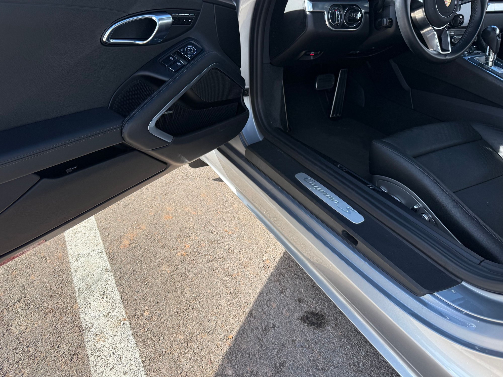 2018 Porsche 718 Cayman - 2018 Porsche Cayman 718s - Used - VIN WP0AB2A87JK278401 - 5,000 Miles - 4 cyl - 2WD - Automatic - Coupe - Silver - Monument, CO 80132, United States