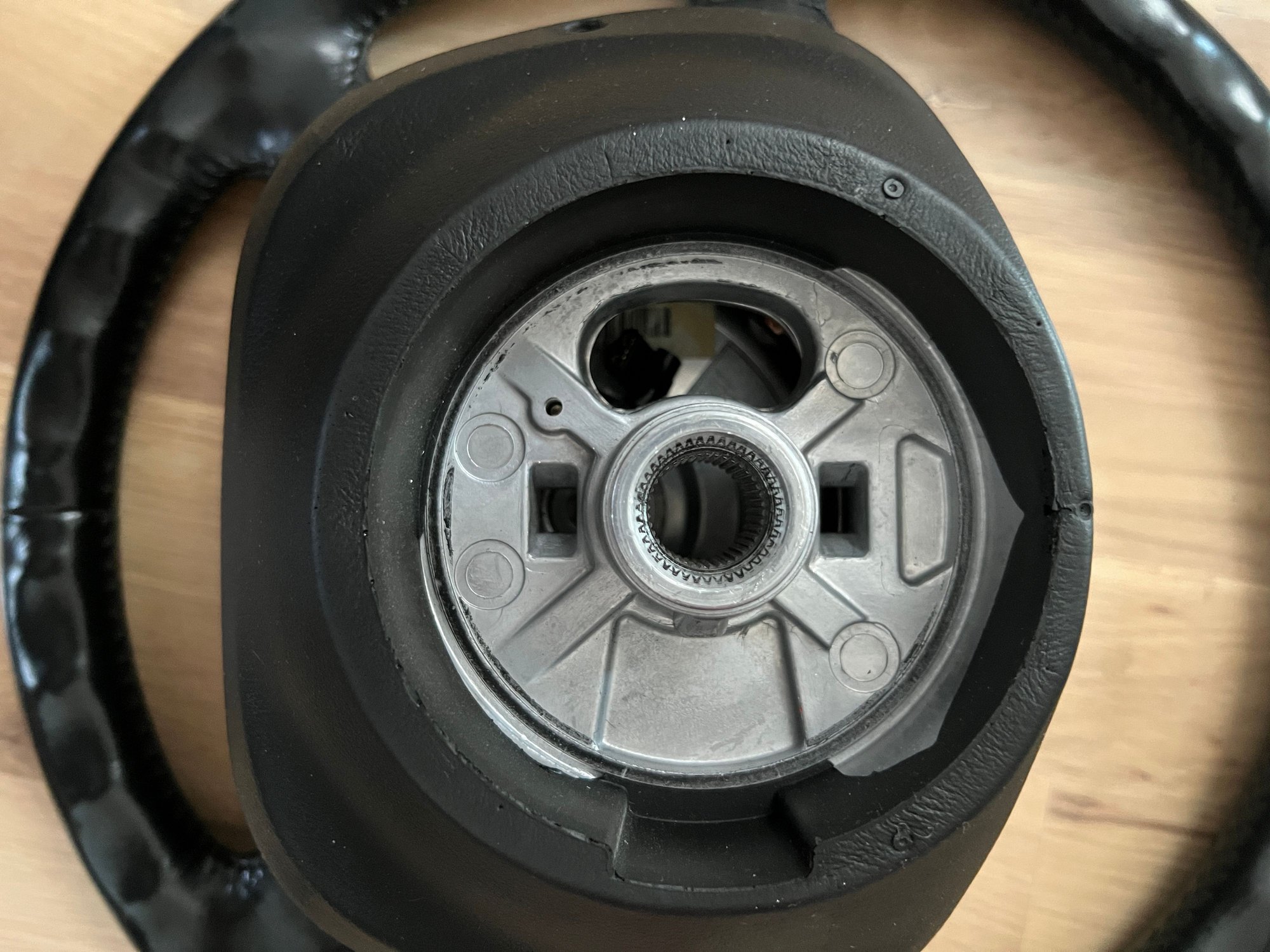 Steering/Suspension - 993/996 steering wheel, like new TIP with airbag - Used - 1994 to 2003 Porsche 911 - Covington, KY 41011, United States