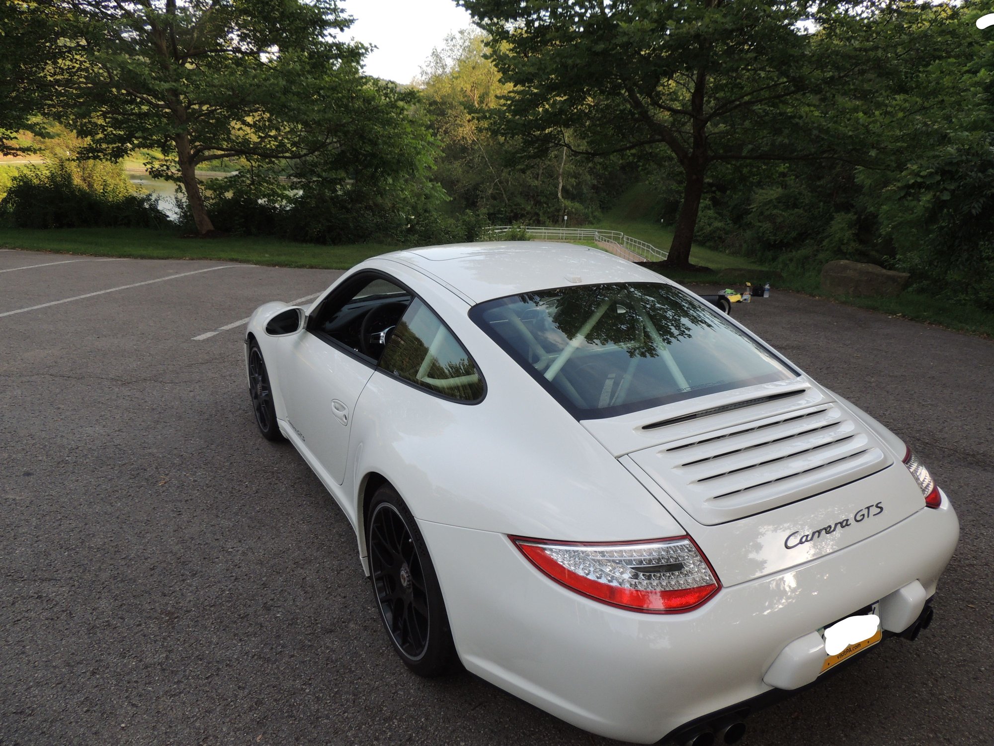 2011 Porsche 911 - Beautiful 911 GTS - Used - VIN WP0AB2A96BS720899 - 20,600 Miles - 6 cyl - 2WD - Manual - Coupe - White - Gibsonia, PA 15044, United States