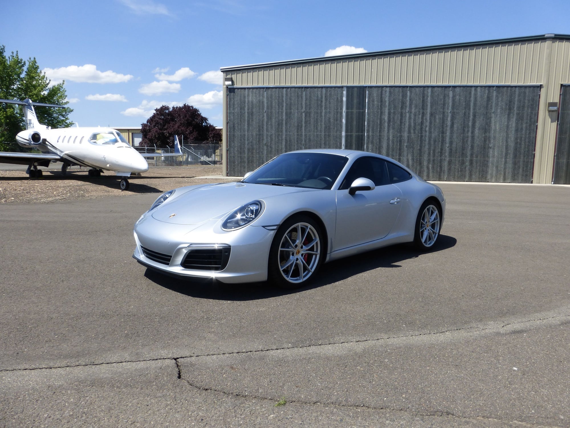 2018 Porsche 911 - 2018 Carrer S - Used - VIN WP0AB2A90JS123522 - 24,640 Miles - 6 cyl - 2WD - Automatic - Coupe - Silver - Medford, OR 97501, United States