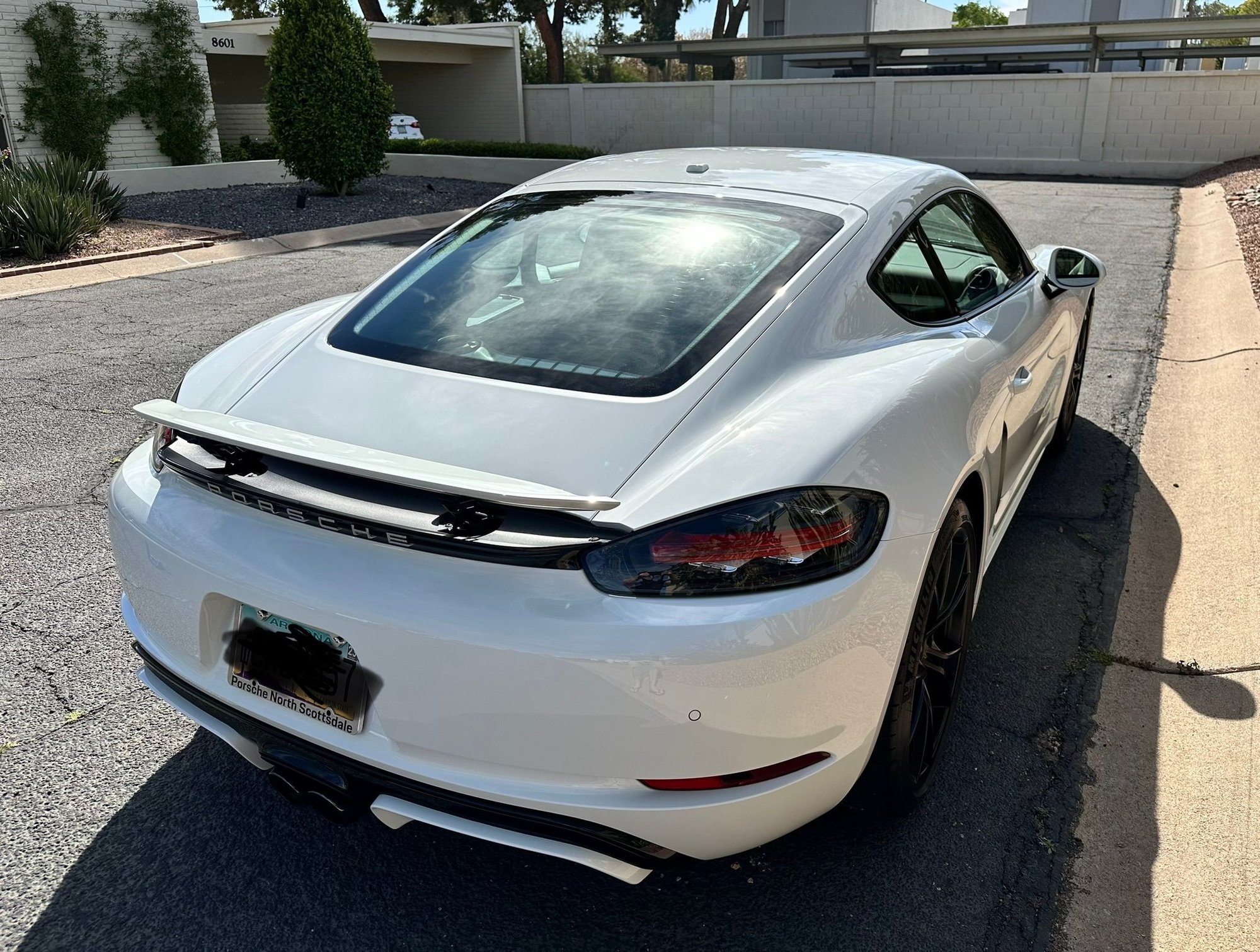 2019 Porsche 718 Cayman - 2019 718 Cayman 7K Miles, Awesome spec including black/chalk FULL leather int - Used - VIN WP0AA2A82KS260781 - 7,008 Miles - 4 cyl - 2WD - Automatic - Coupe - White - Scottsdale, AZ 85251, United States