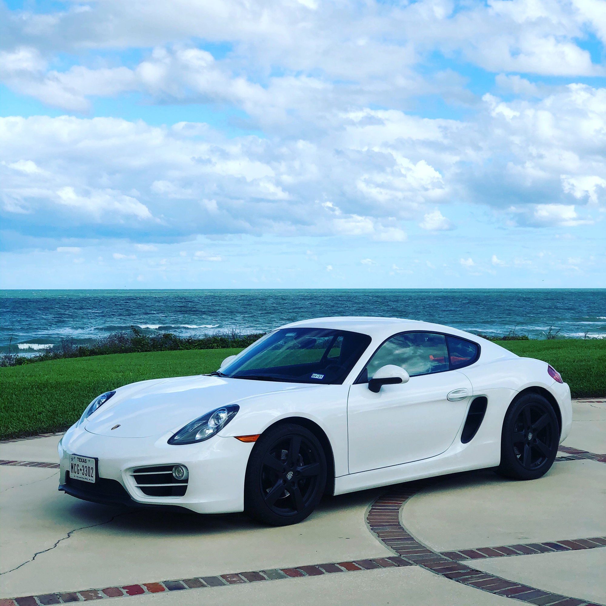 2014 Porsche Cayman - 2014 Cayman with Manual Transmission and 32k miles - Used - VIN WP0AA2A826K174780 - 32,000 Miles - 2WD - Manual - Coupe - White - Mount Pleasant, SC 29464, United States