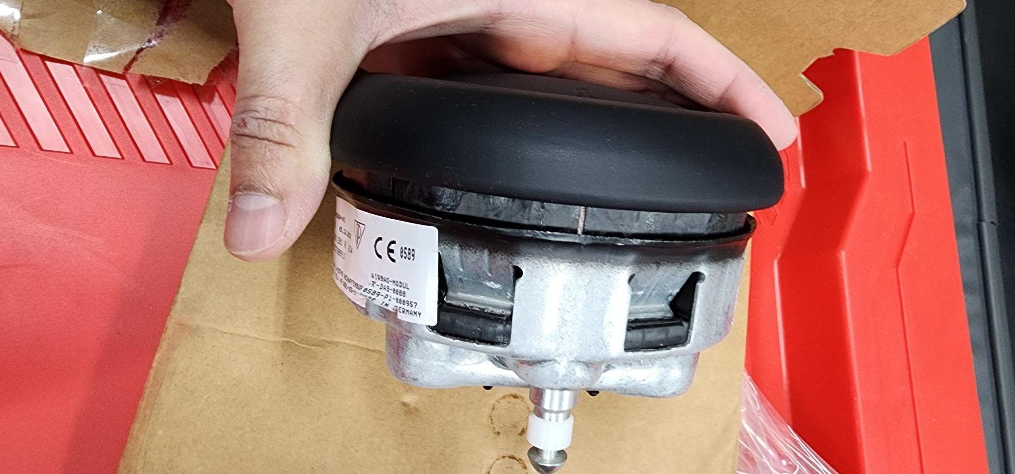 Miscellaneous - Black Leather - 991.2 (2019) Steering wheel Airbag OEM - Used - 2017 to 2019 Porsche 911 - Hazlet, NJ 07748, United States