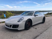 Oktoberfest was going on, how appropriate we stopped for a Bavarian Lager, Bratwurst and German Pretzel😜