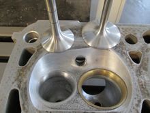 Ported head with 40/48mm valves.