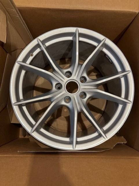 Wheels and Tires/Axles - Porsche 911 OEM 991.2 20" Carrera S Rear Wheel (2019), Silver - Used - -1 to 2026  All Models - Marlboro, NJ 07746, United States