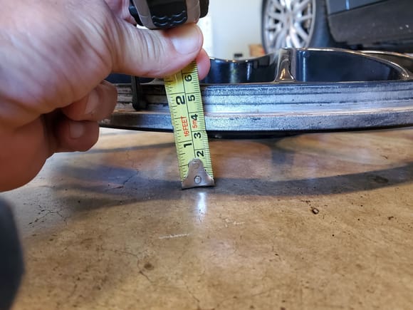 Not sure, can someone share this measurement from a 996center please?