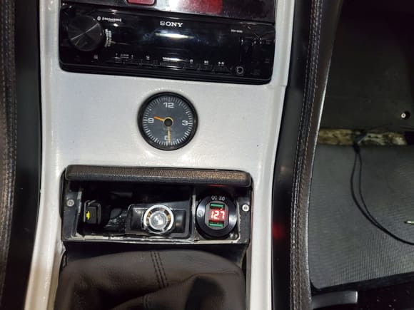 Here's the push-button fan switch installed in the ashtray