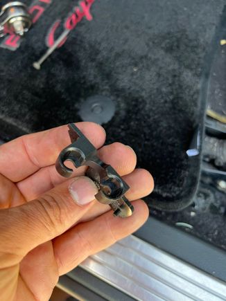 (Broken) bracket that is supposed to hood motor in place