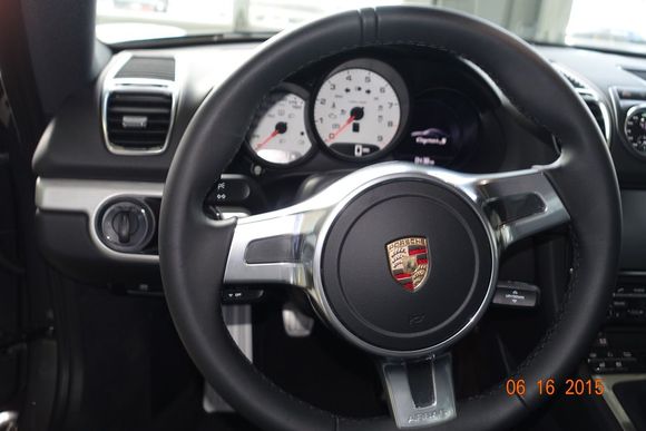 SportDesign steering wheel; white dials