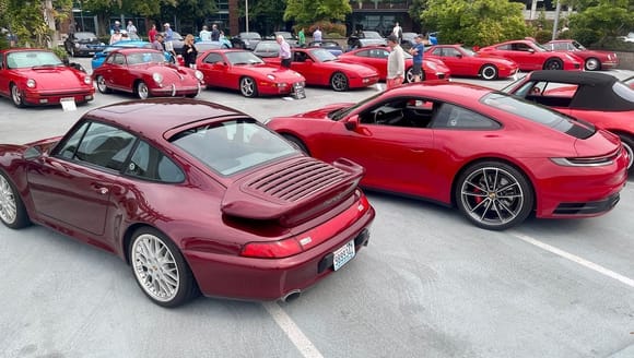 Porsches and red, name a more iconic duo.