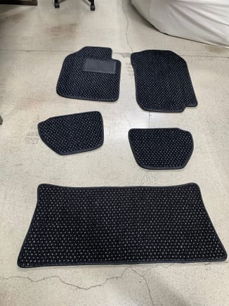 coco mat for G body 
black and gray
$350 obo 
1000 miles old 