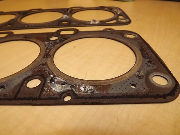 Close up of the worst part of #1-#4 head gasket.