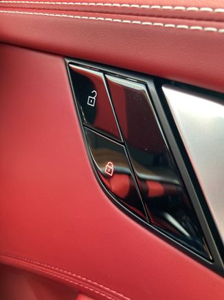 Passenger seat door - no memory buttons!