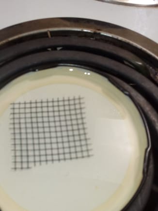 Fiberglass mesh in cooking oil