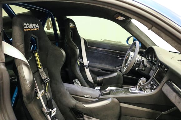 Cobra Bucket Seats & Schroth Racing Harnesses 