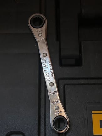 10mm ratcheting wrench.  