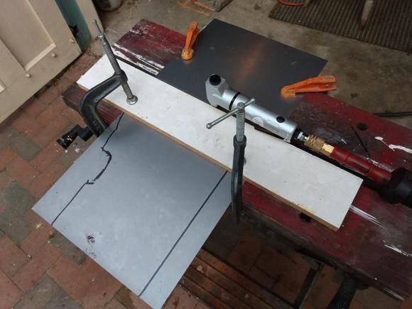 Nibbling pattern out of steel sheet