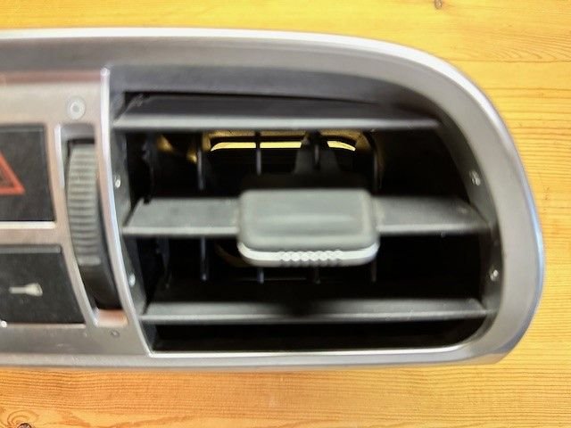 Interior/Upholstery - Center Air Vent 997 911 2005-08 - Used - -1 to 2025  All Models - Spring, TX 77389, United States