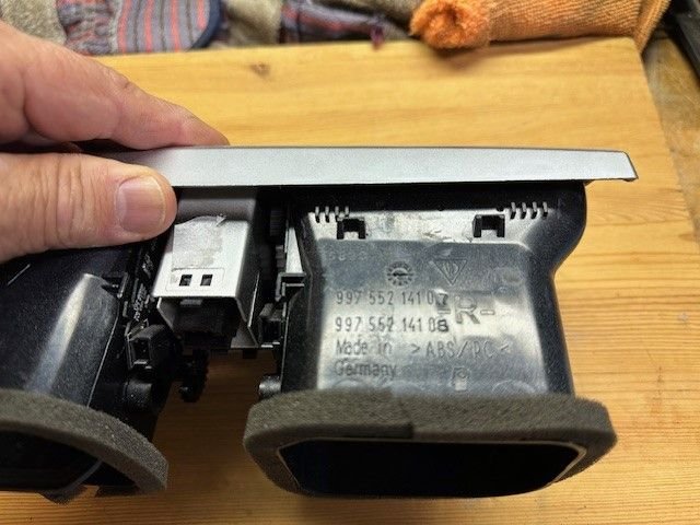 Interior/Upholstery - Center Air Vent 997 911 2005-08 - Used - -1 to 2025  All Models - Spring, TX 77389, United States