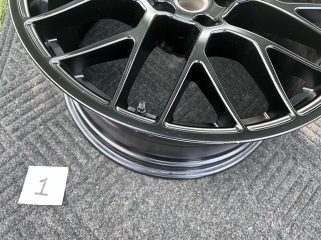 Wheels and Tires/Axles - OEM 20" Staggered RS Spyder Wheel Set from Macan GTS with TPMS in Satin Black - Used - 0  All Models - Chicago, IL 60622, United States