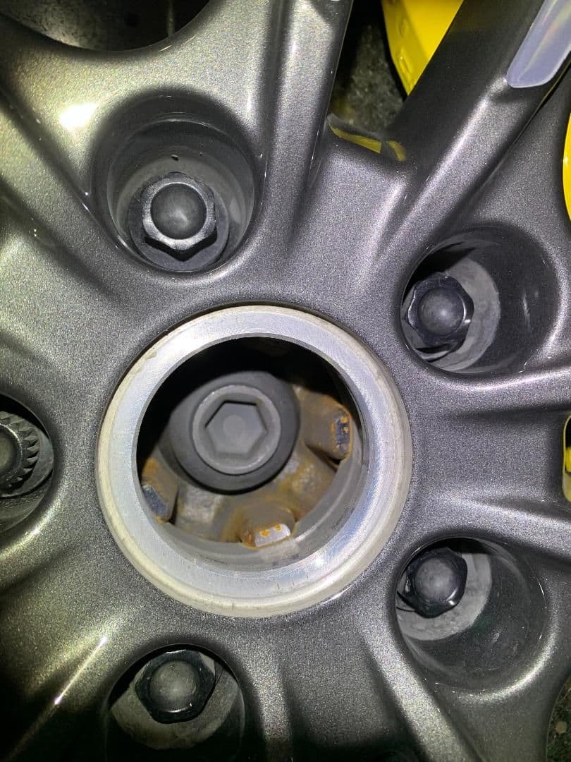 Rust on wheel hubs-How to fix? - CorvetteForum - Chevrolet Corvette Forum  Discussion