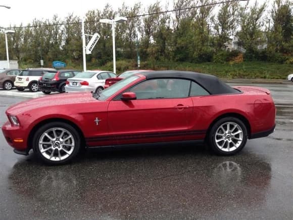 Main Image 
2011 V6 Convertible