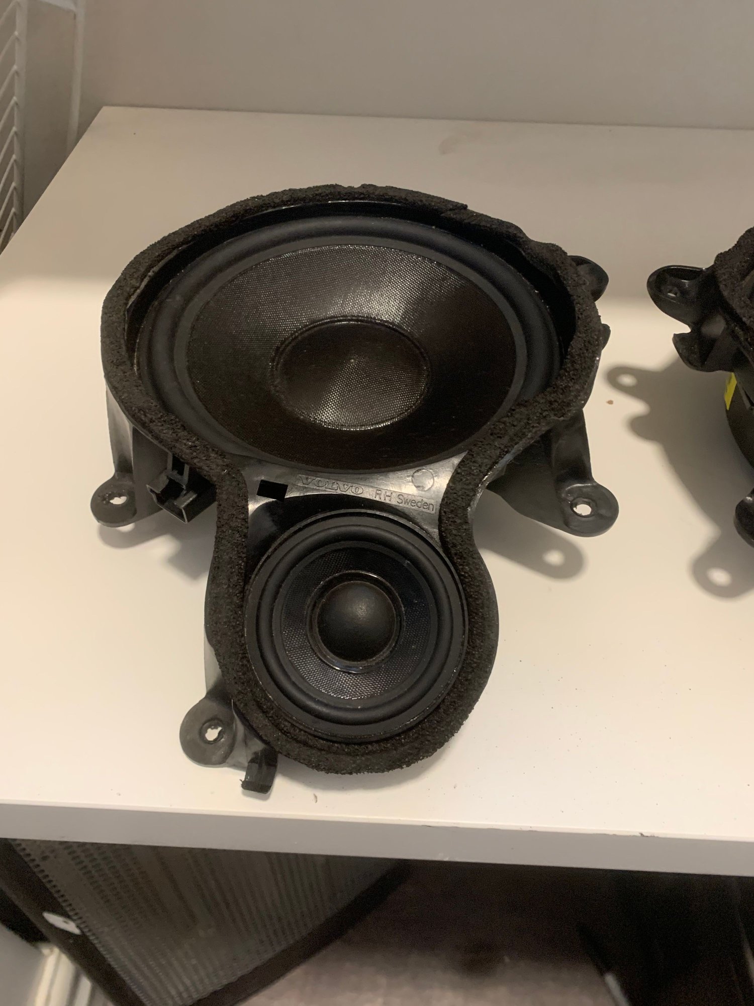 Audio Video/Electronics - 04 V70 “premium” speakers - Used - 2001 to 2004 Volvo V70 - Bridgewater, MA 02324, United States