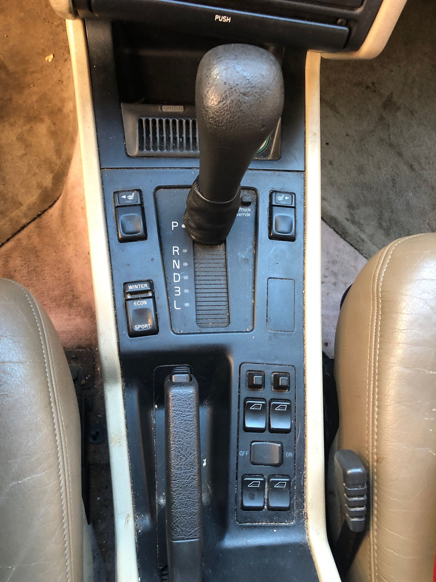 1995 Volvo 850 - 1995 Volvo 850 GLT Sedan - $500 cash - in Manhattan - Used - VIN YV1LS5512S1208135 - 5 cyl - 4WD - Automatic - Sedan - Red - New York, NY 10014, United States