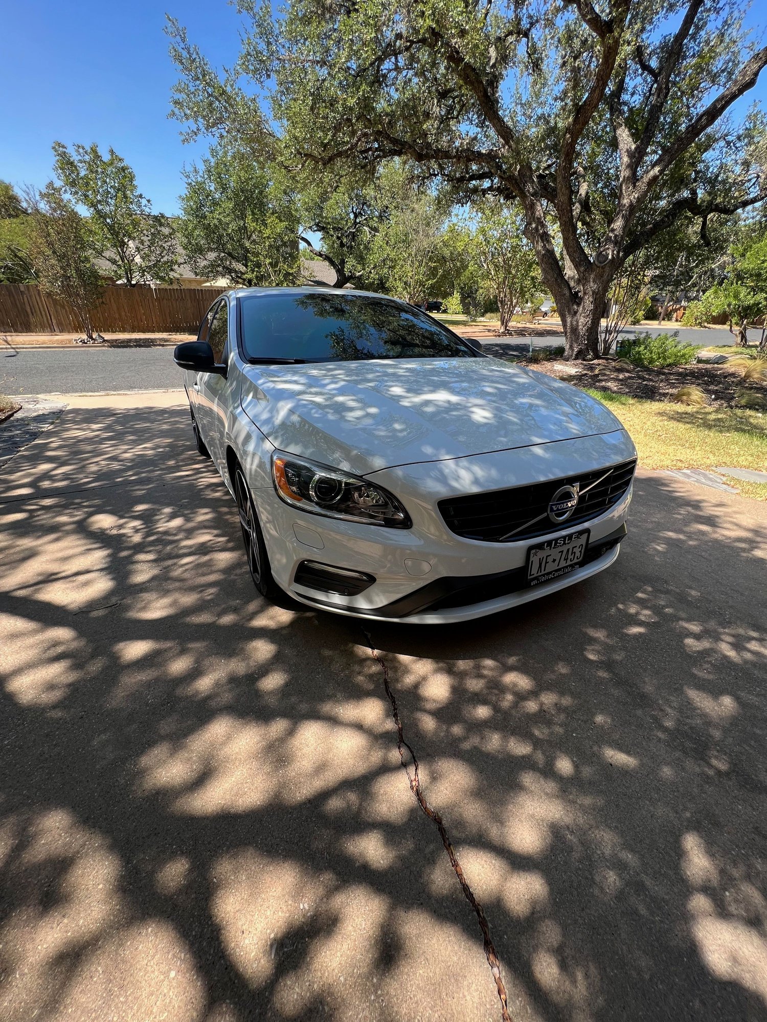 2016 Volvo S60 - 2016 Volvo S60 T5 R-Design with CPO Warranty til Nov. 2025 - Used - VIN YV126MFP1G2395379 - 4 cyl - 2WD - Automatic - Sedan - White - Austin, TX 78749, United States