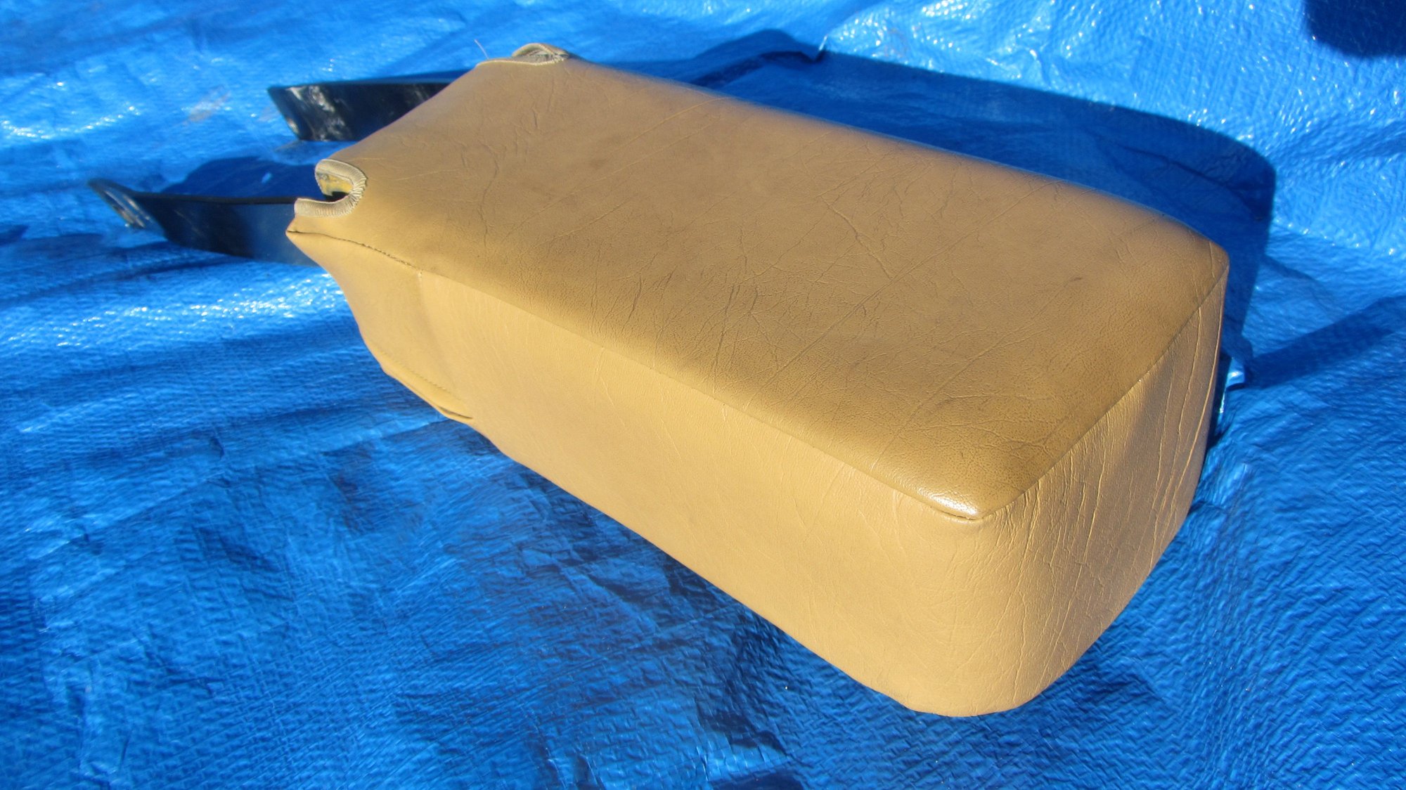 Interior/Upholstery - Volvo 240 244 245 OEM Vinyl Sedan Wagon Tan Center Console Super Rare Armrest - Used - 1980 to 1993 Volvo 240 - Sacramento, CA 95832, United States