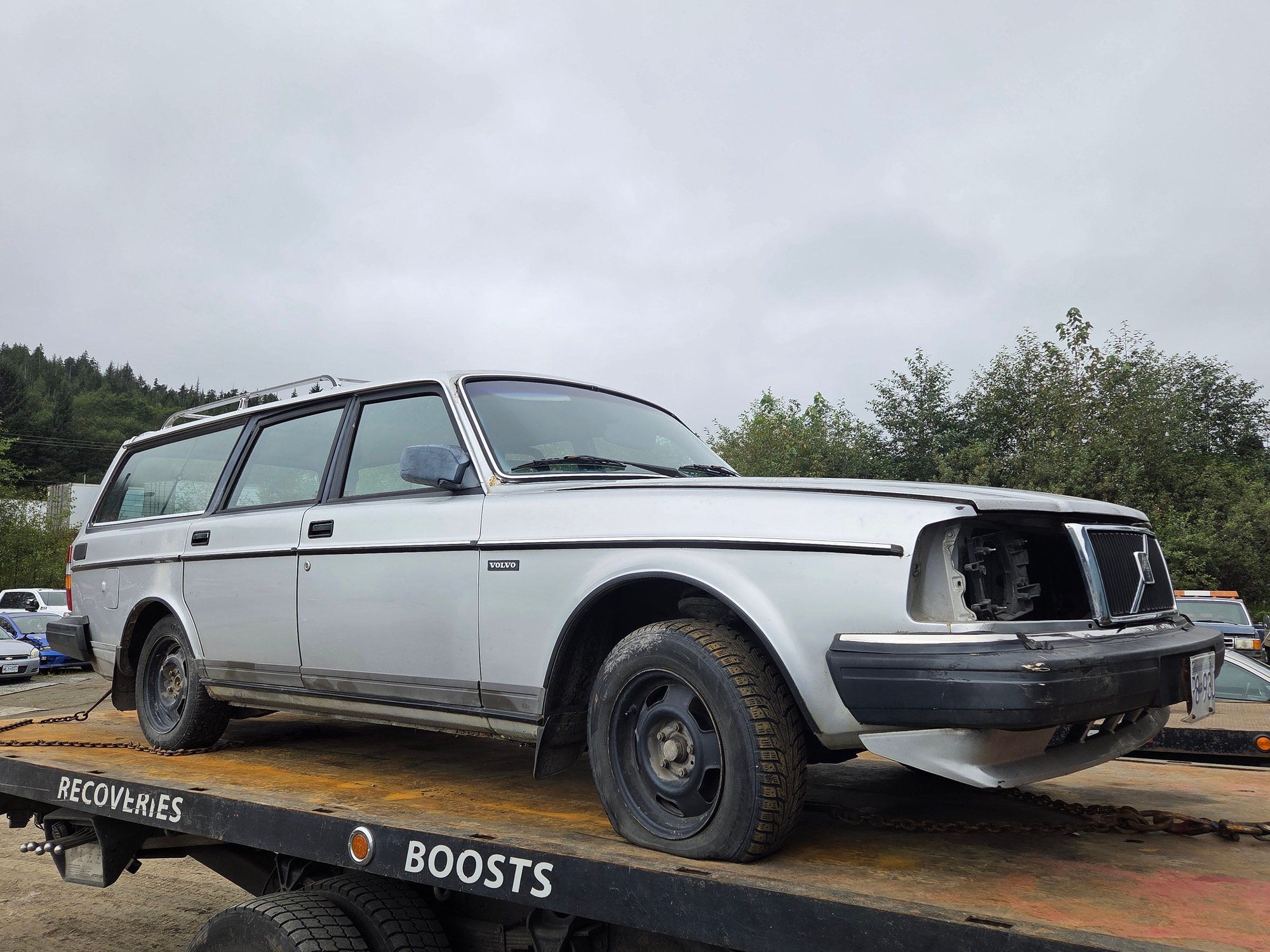 1988 Volvo 245 - Parting Out – 1988 Volvo 245 DL Wagon (VIN: YV1AX8854J1796871) - Accessories - $300 - Prince Rupert, BC V8J 1X, Canada