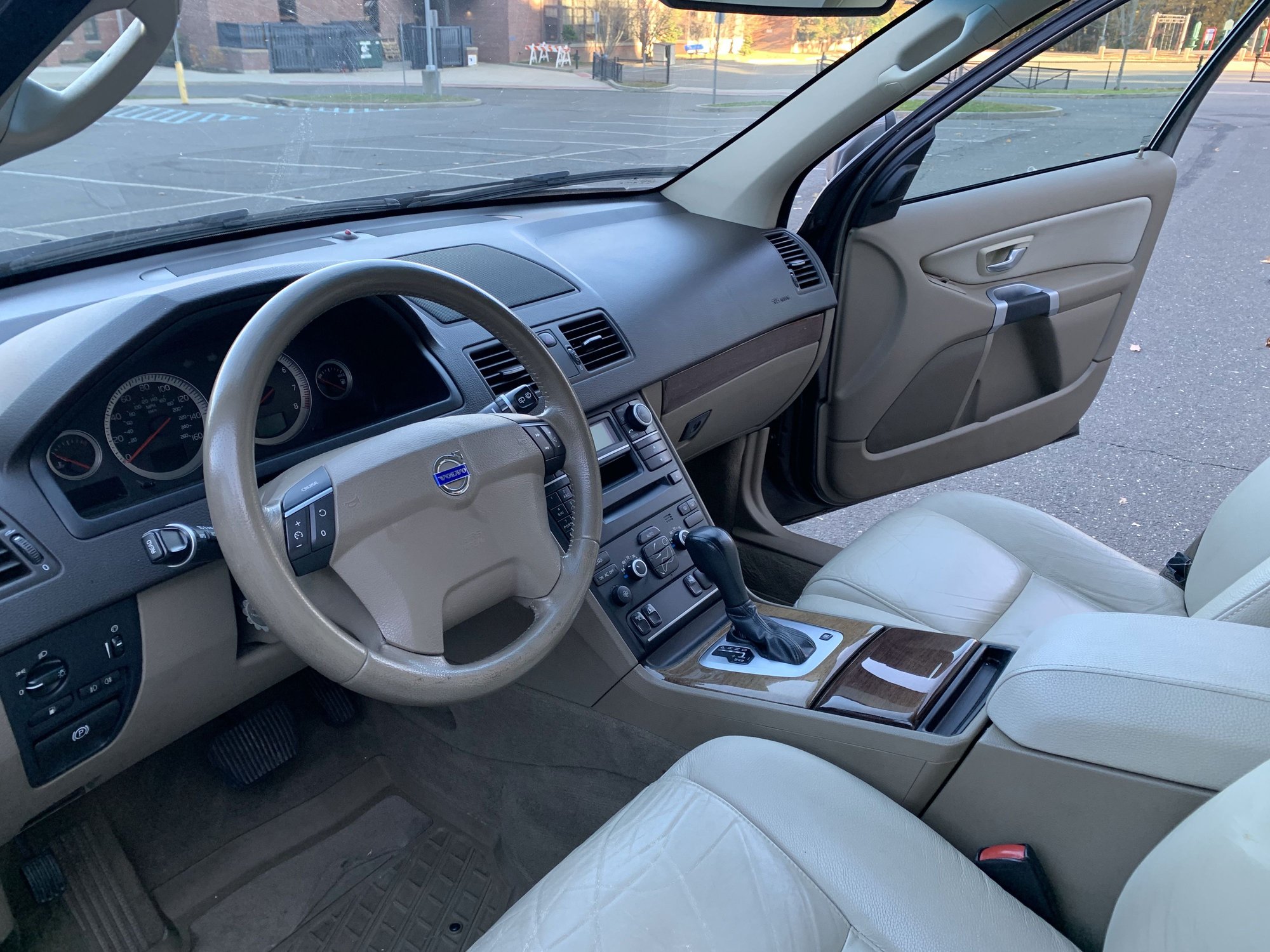 2012 Volvo XC90 - Original Owner selling Volvo XC90 AWD - Used - VIN YV4952cz8c1625885 - 100,561 Miles - 6 cyl - AWD - Automatic - SUV - Gray - Fairfield, CT 06825, United States