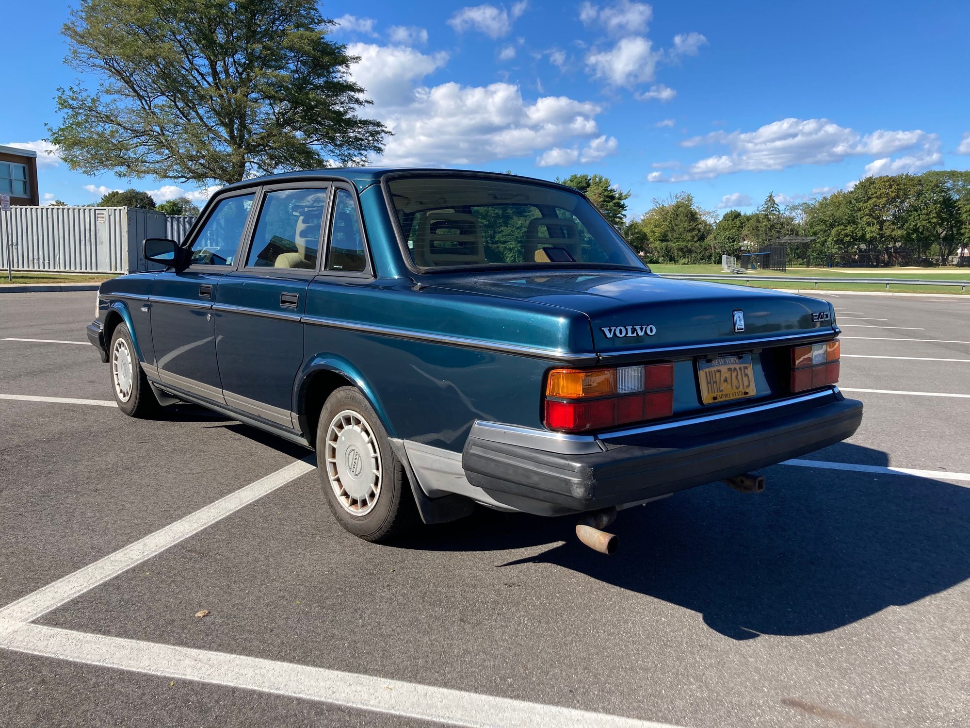 1993 Volvo 240 - 1993 Volvo 240 - Used - VIN YV1AS8804XXXXXXXX - 4 cyl - 2WD - Automatic - Sedan - Other - East Northport, NY 11731, United States