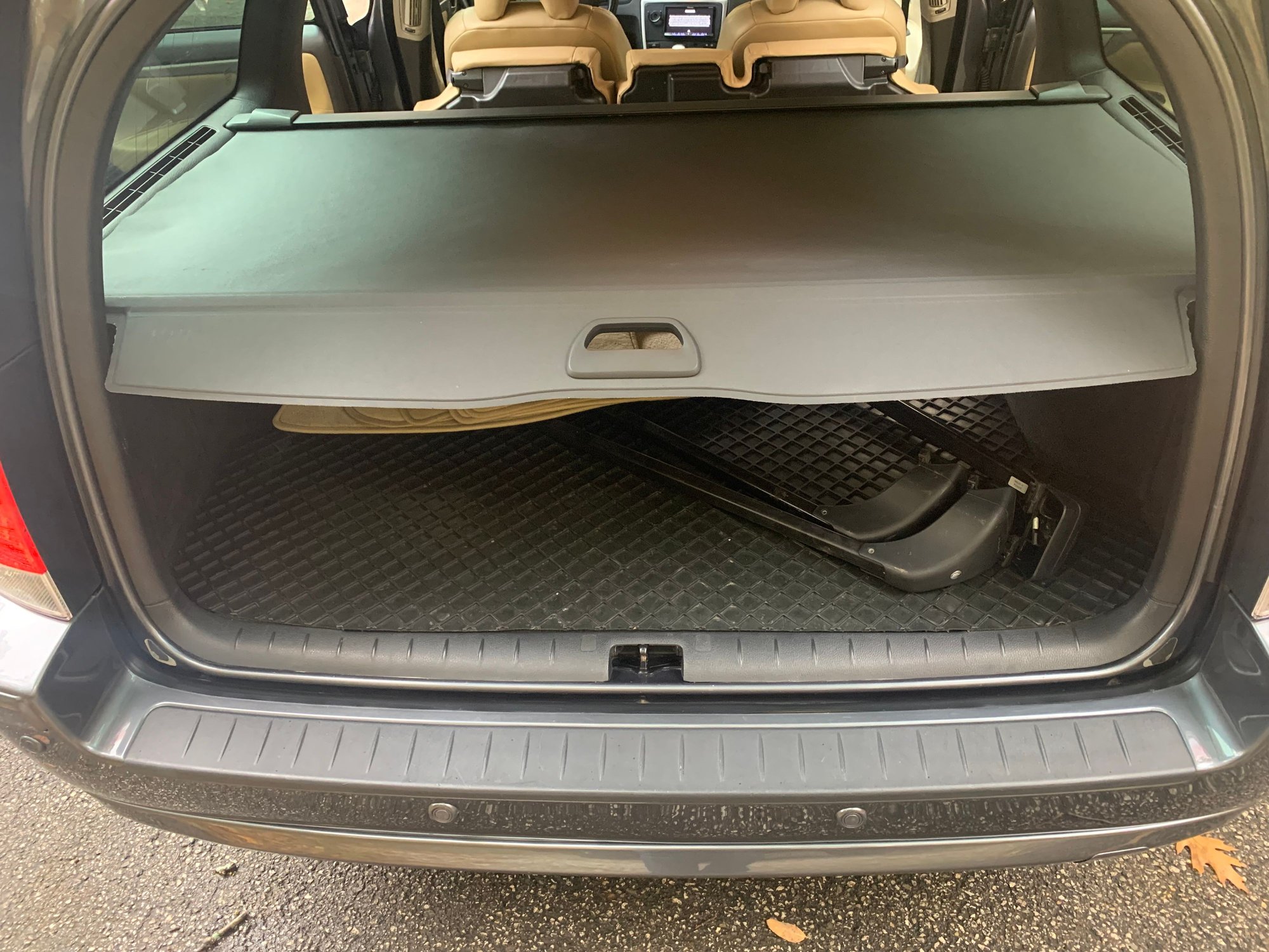 2007 Volvo V70 - 2007 V70R Grey/ Gold Gobi One owner well maintained excellent condition $ - Used - VIN YV1SJ527872632797 - 137,123 Miles - 5 cyl - AWD - Automatic - Wagon - Gray - Hinckley, OH 44233, United States