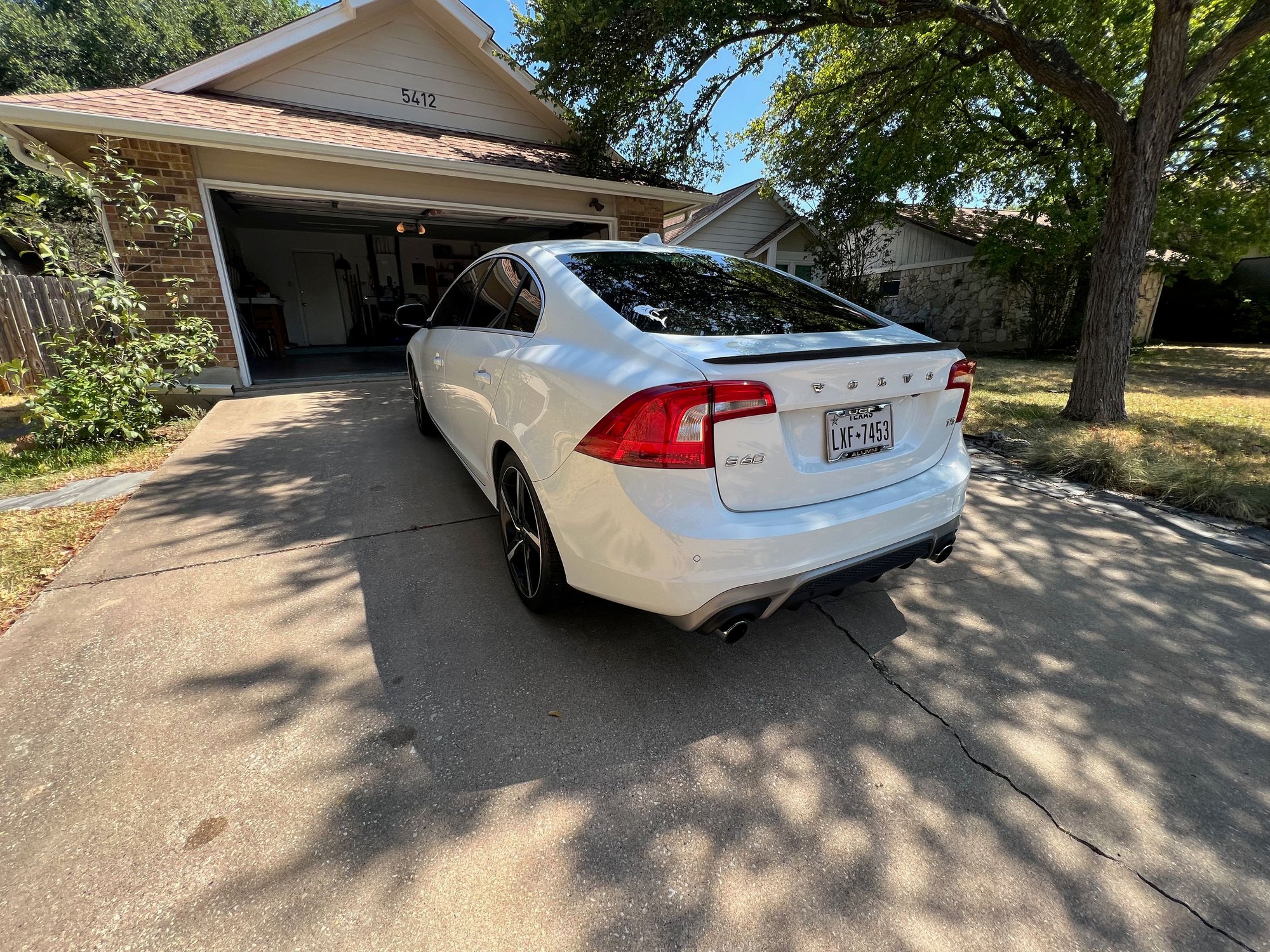 2016 Volvo S60 - 2016 Volvo S60 T5 R-Design with CPO Warranty til Nov. 2025 - Used - VIN YV126MFP1G2395379 - 4 cyl - 2WD - Automatic - Sedan - White - Austin, TX 78749, United States