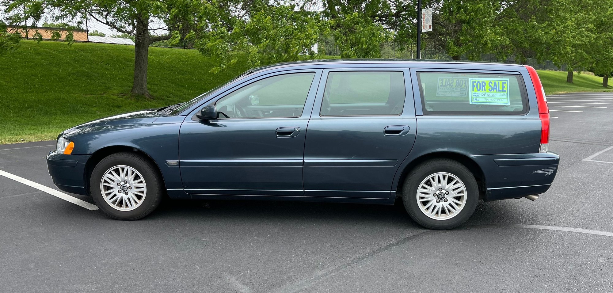 2005 Volvo V70 - Rare 2.4 5 Speed Manual! No accidents, highway miles - Used - VIN YV1SW612052488561 - 218,131 Miles - 5 cyl - 2WD - Manual - Wagon - Blue - Greenville, SC 29601, United States