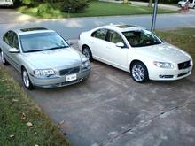 Moondust 2001 S80 2.9 next to Pearl 2007 S80 V8: front