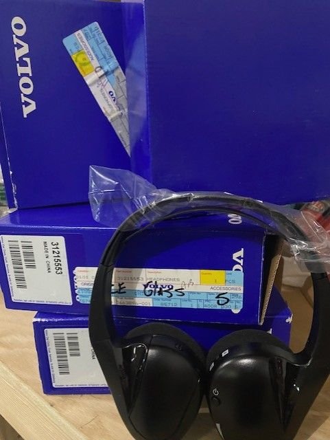 Audio Video/Electronics - 4 Volvo Factory Headphones Part #31215553 - New - 2007 to 2017  All Models - Boston, MA 02132, United States