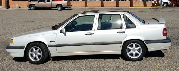 Volvo at White's Car Wash 590X500a