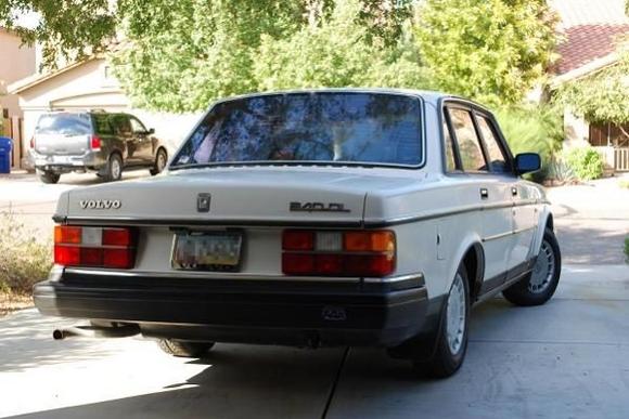 Paint's pretty tired across the back, sat under carport but sun beat down on the deck lid and passenger quarter.