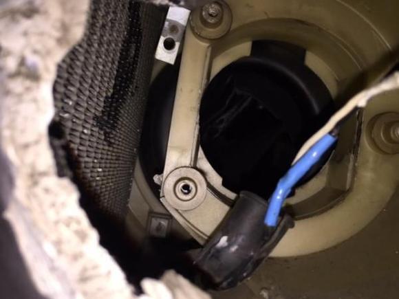 two wires in location of missing blower
