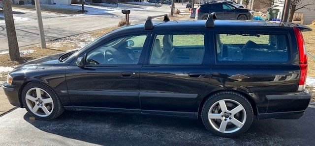 2004 Volvo V70 - 2004 V70R - 6 speed Manual - Gurnee, IL - Used - Lindenhurst, IL 60046, United States
