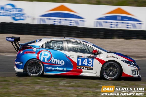LOMA Rennsportfelgen für die internationale 12h und 24h Langstreckenmeisterschaft 2016