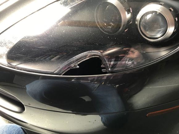 Left washer cover missing on 2006 V8 Vantage
