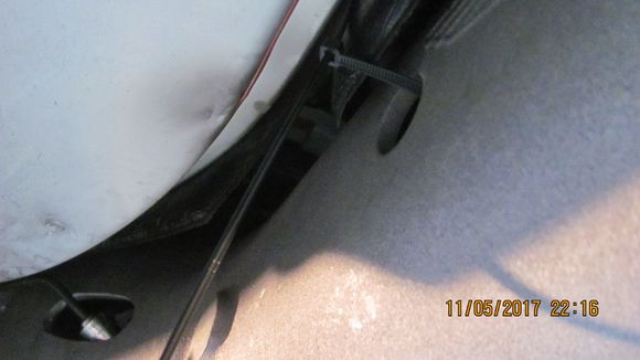 Long Cable Tie through the Torque tube. I did this incase I need to lift the frond end of the propshaft. By pulling on both ends of the cable tie it will lift the propshaft.