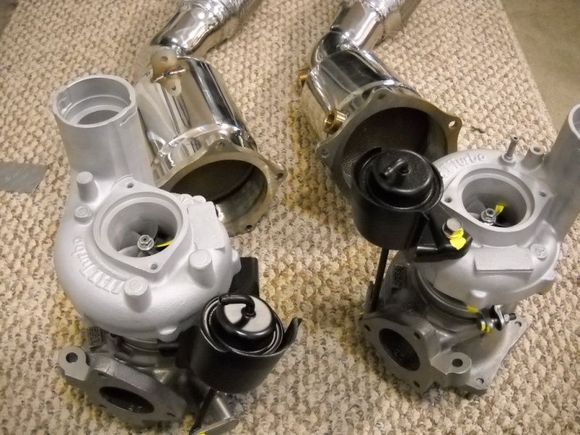 Another picture of the upgrades. the compressor wheels are 44mm similar to WRX STI and the housings were machined to fit them. The stock ones were