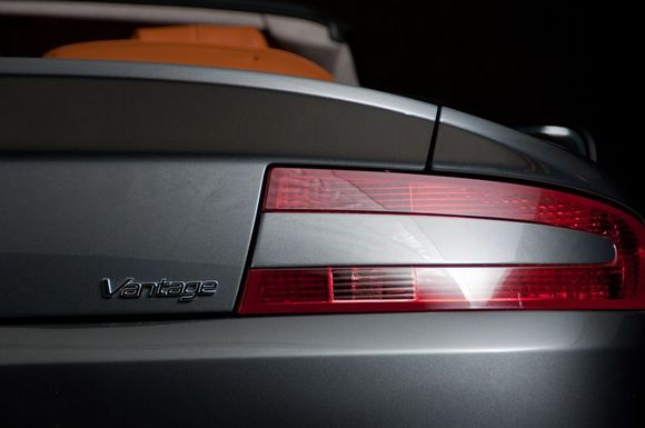 UP 2007 V8 Vantage (11)
