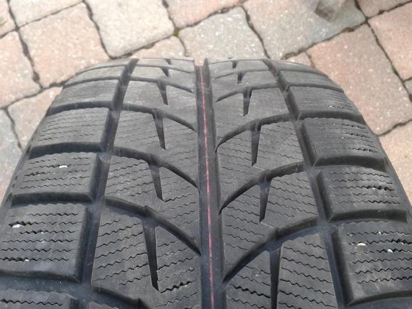 Bridgestone Blizzak LF Tread